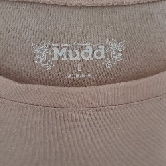 Cute tee - Picture 3 of 3